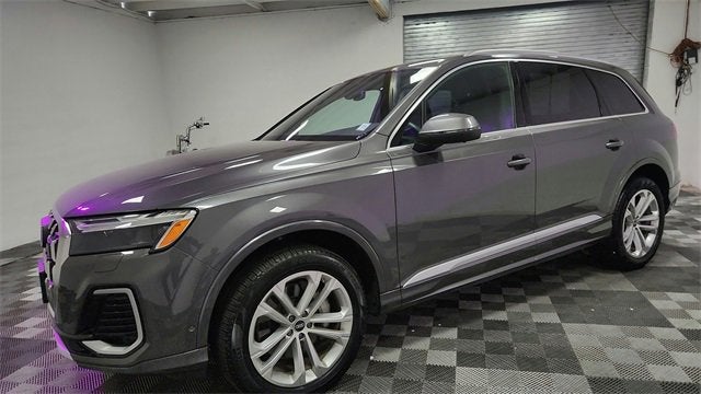 2025 Audi Q7 Premium