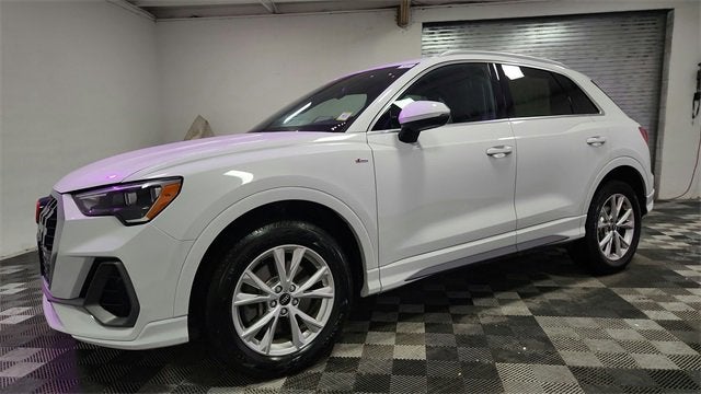 2022 Audi Q3 S line Premium