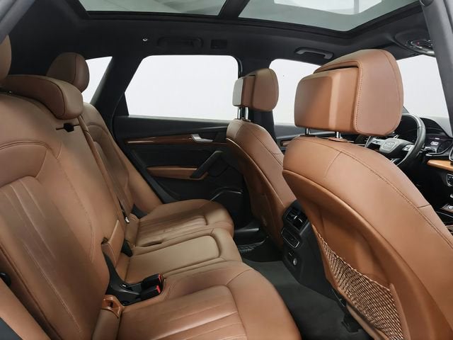 2022 Audi Q5 S line Premium