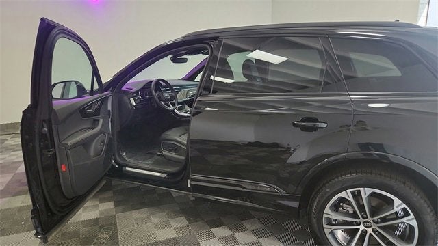 2025 Audi Q7 Premium Plus