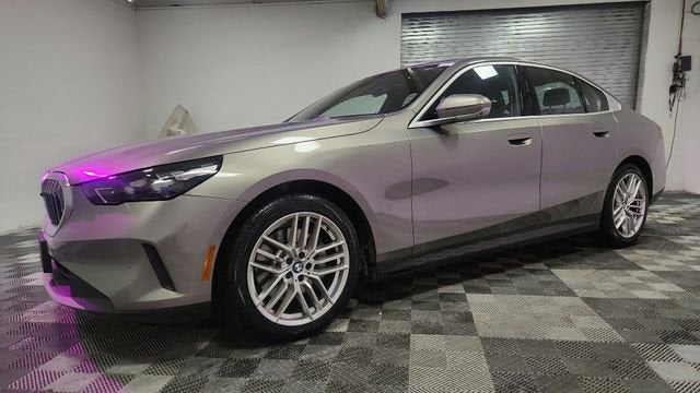 2024 BMW 5 Series 530i