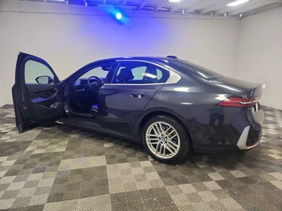 2025 BMW 5 Series 530i