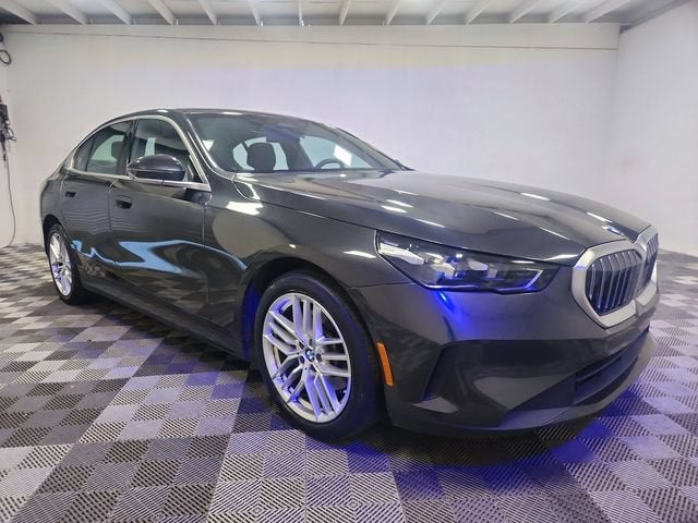 2025 BMW 5 Series 530i