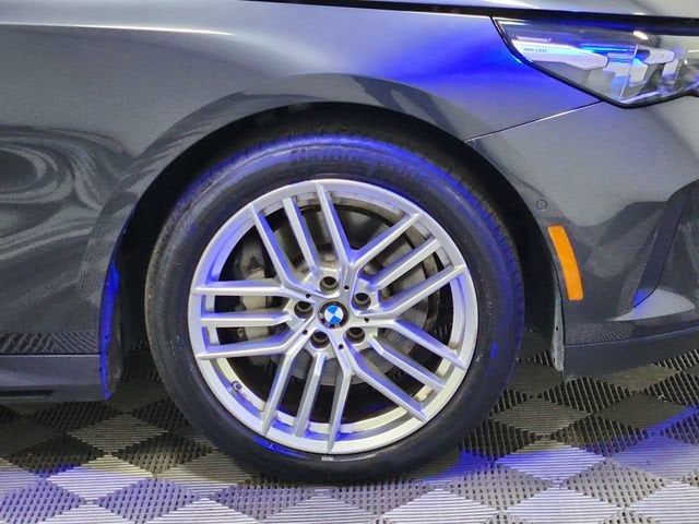 2025 BMW 5 Series 530i