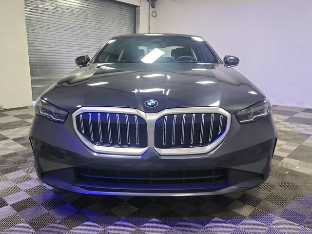 2025 BMW 5 Series 530i