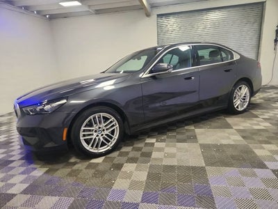 2025 BMW 5 Series 530i