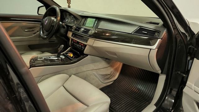 2013 BMW 5 Series 550i xDrive