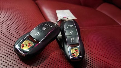 2023 Porsche Macan Base