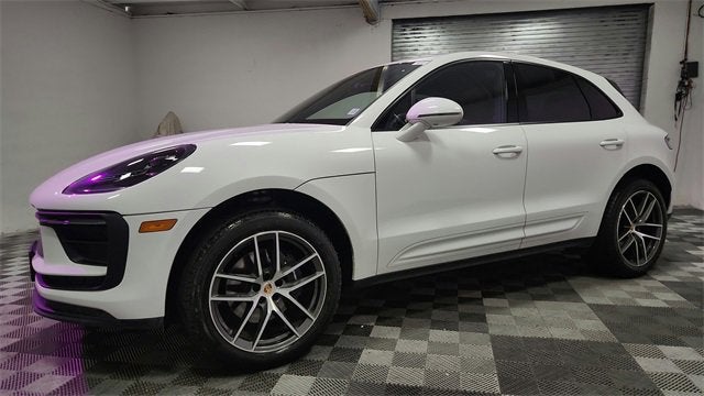 2023 Porsche Macan Base