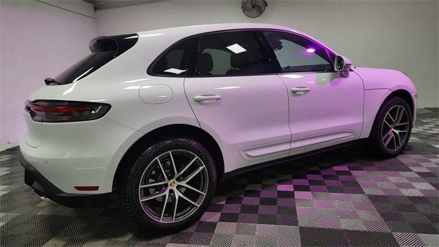 2023 Porsche Macan Base