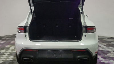 2023 Porsche Macan Base
