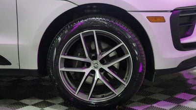 2023 Porsche Macan Base