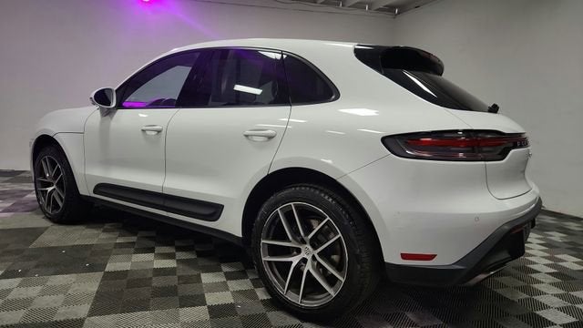 2023 Porsche Macan Base