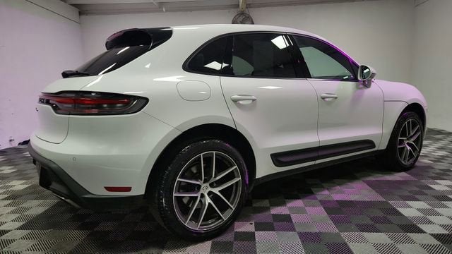 2023 Porsche Macan Base