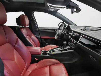 2023 Porsche Macan Base