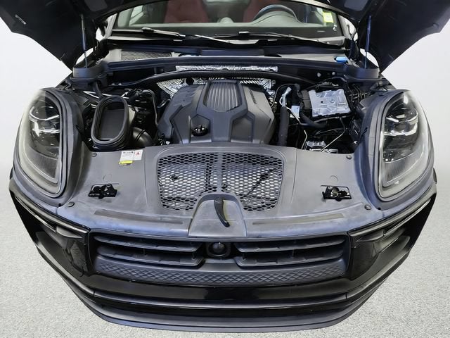 2023 Porsche Macan Base