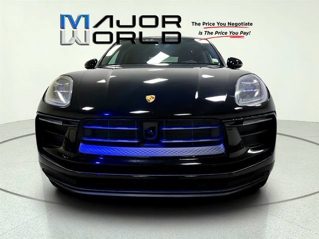 2023 Porsche Macan Base