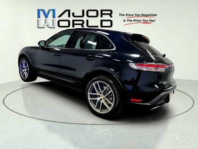 2023 Porsche Macan Base