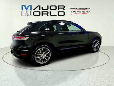 2023 Porsche Macan Base