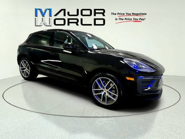 2023 Porsche Macan Base