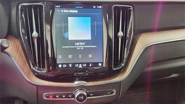 2023 Volvo XC60 Plus Bright Theme