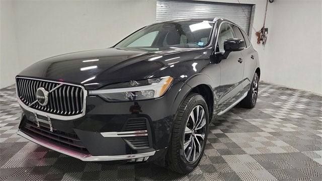 2023 Volvo XC60 Plus Bright Theme