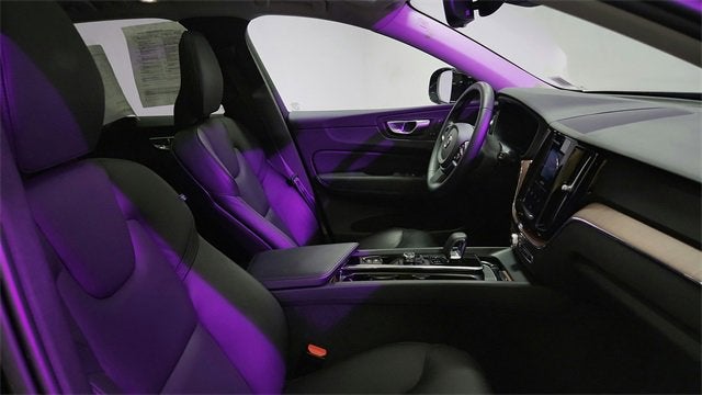 2023 Volvo XC60 Plus Bright Theme