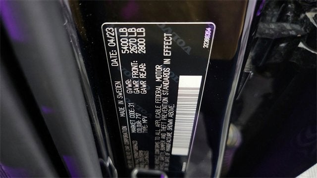 2023 Volvo XC60 Plus Bright Theme